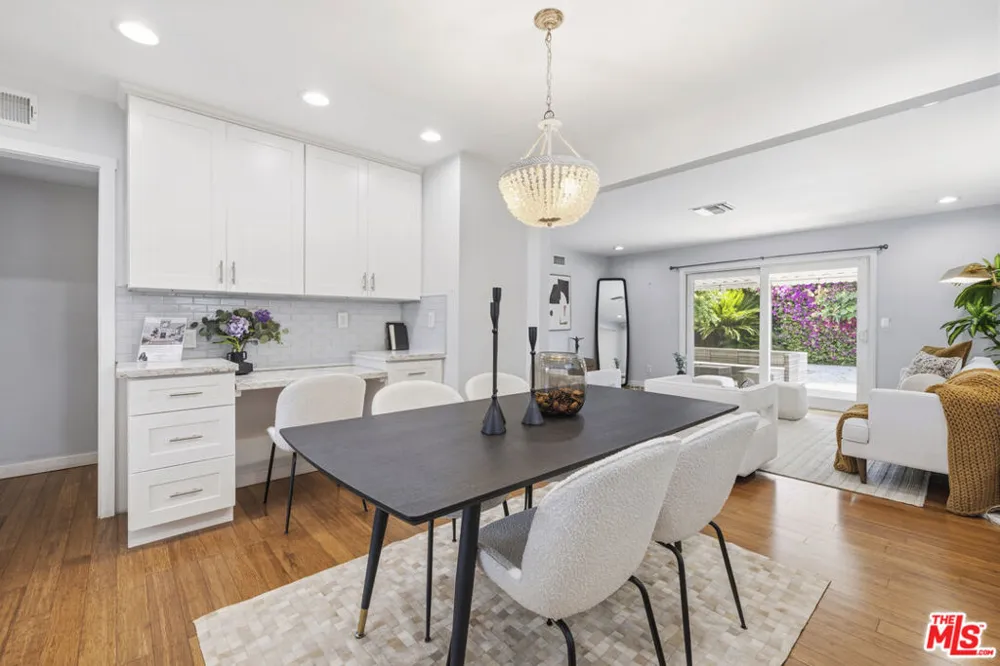 10430 Owensmouth Avenue Chatsworth, CA 91311