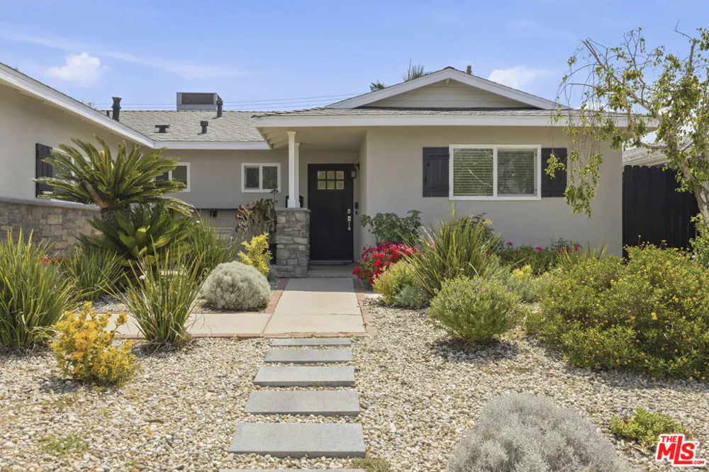10430 Owensmouth Avenue Chatsworth, CA 91311