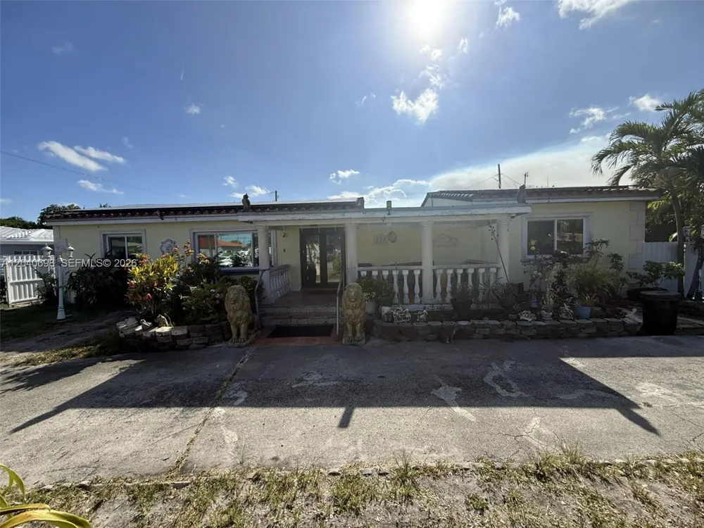 202 To To Lo Chee Dr Hialeah, FL 33010