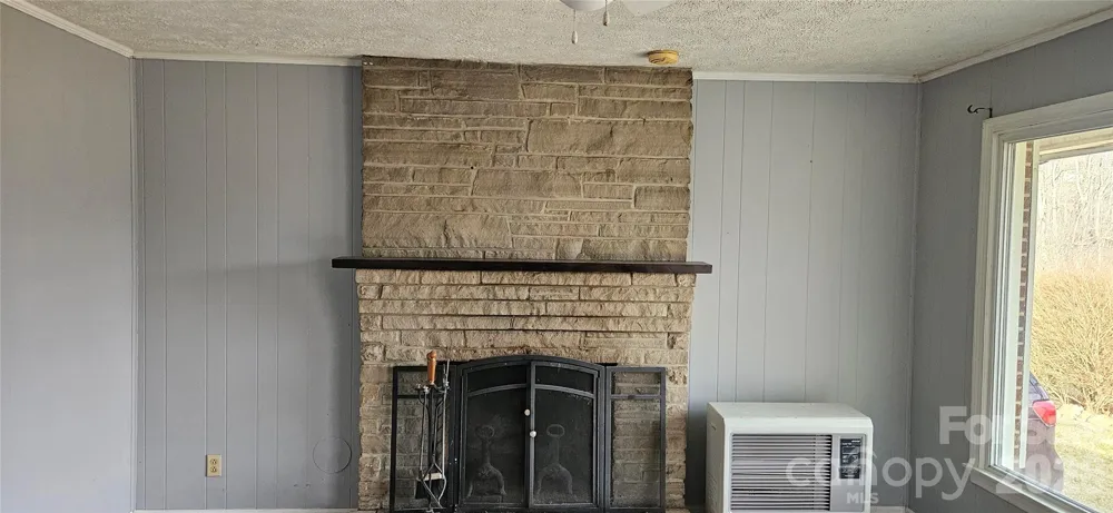 183 Maple Road Spruce Pine, NC 28777