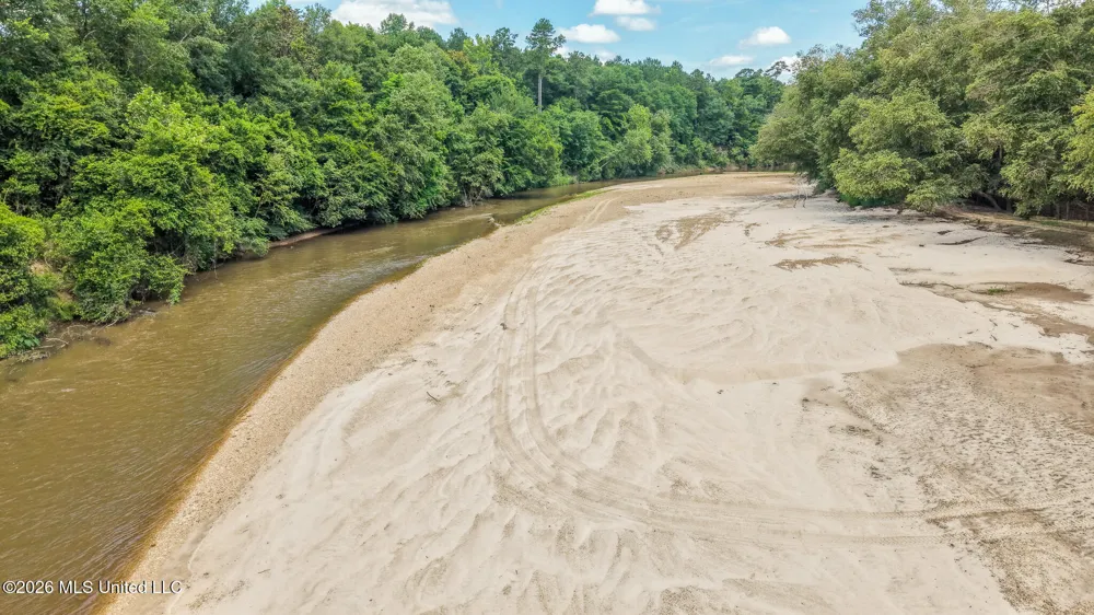 4091 Leatherwood Road Tylertown, MS 39667