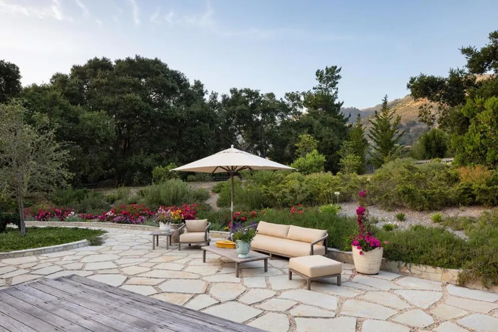 25 Miramonte Road Carmel Valley, CA 93924