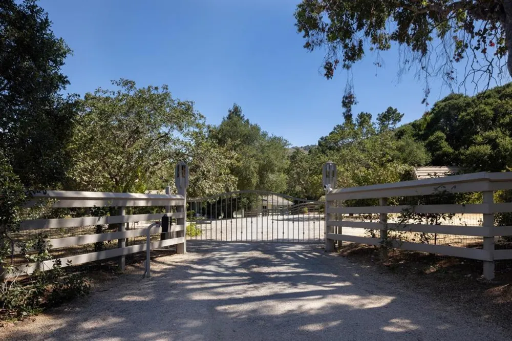 25 Miramonte Road Carmel Valley, CA 93924