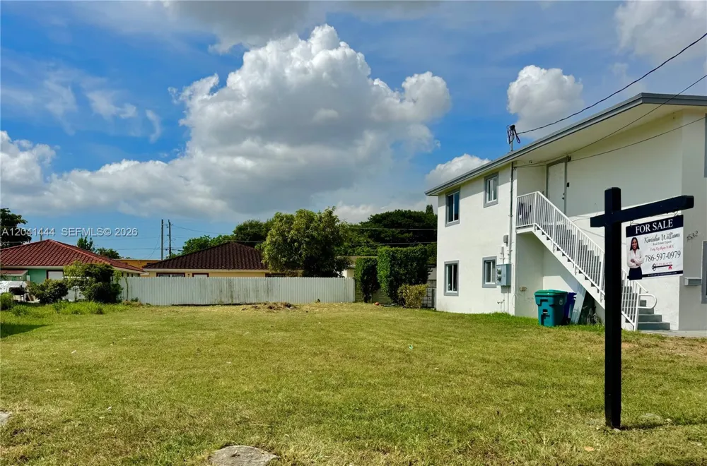 1512 NW 60th St Miami, FL 33142
