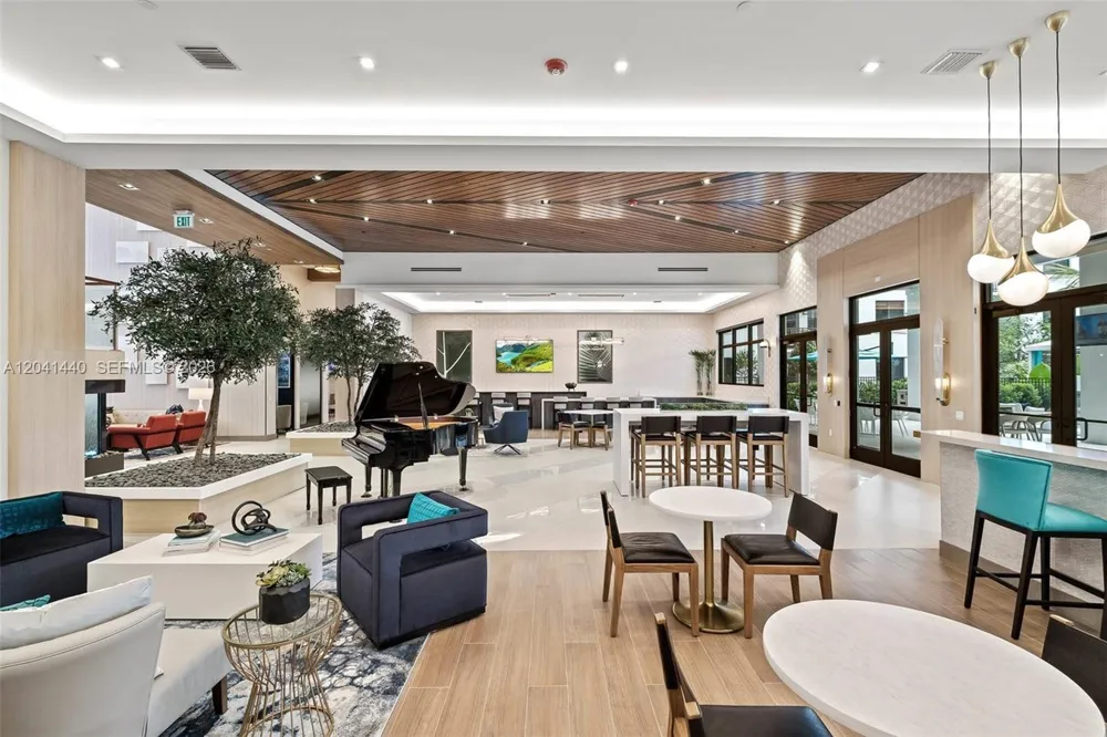 3991 NW 82nd Ave #204 Cooper City, FL 33024