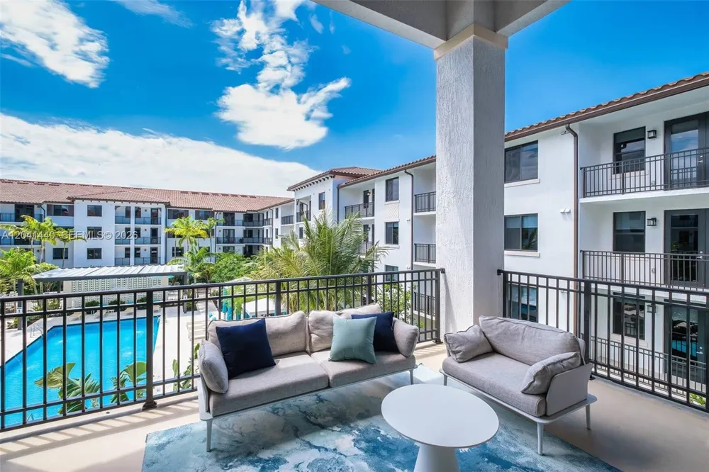 3991 NW 82nd Ave #204 Cooper City, FL 33024