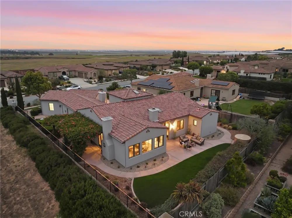 1935 Vista Del Pueblo Nipomo, CA 93444