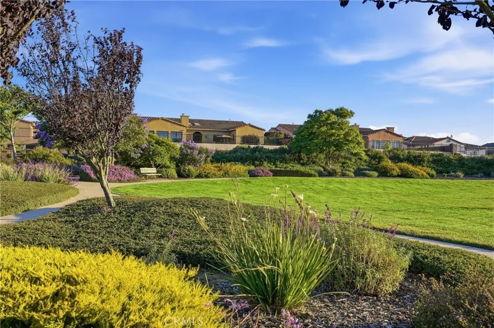 1935 Vista Del Pueblo Nipomo, CA 93444