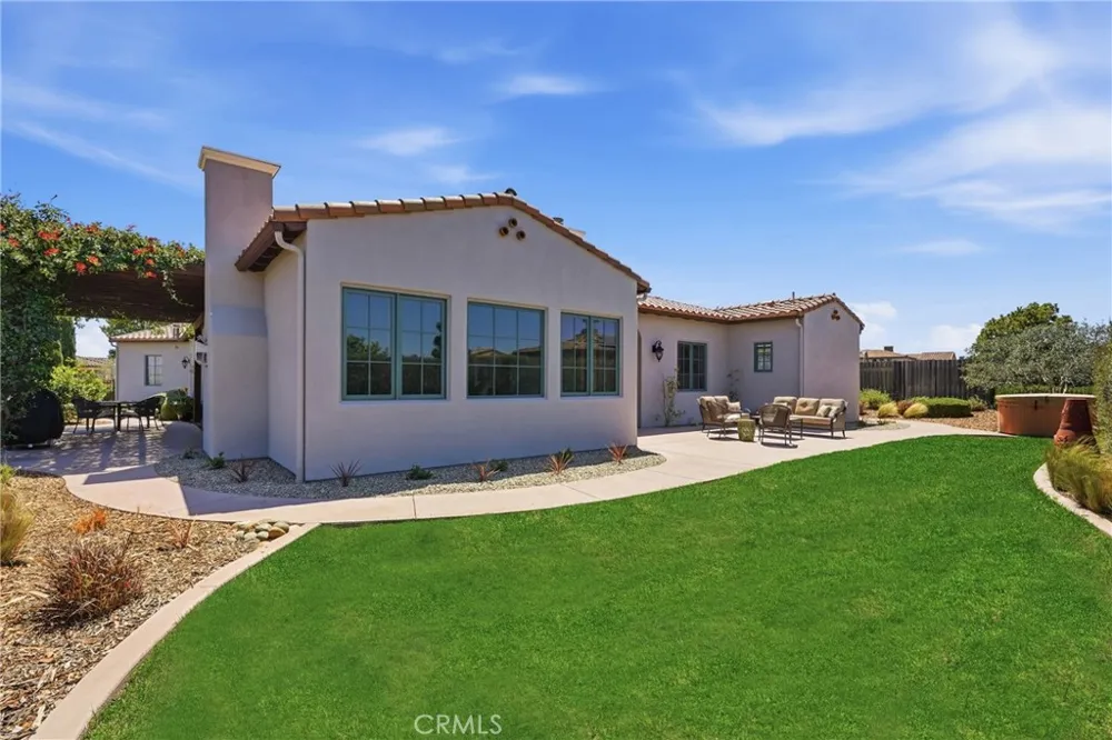 1935 Vista Del Pueblo Nipomo, CA 93444