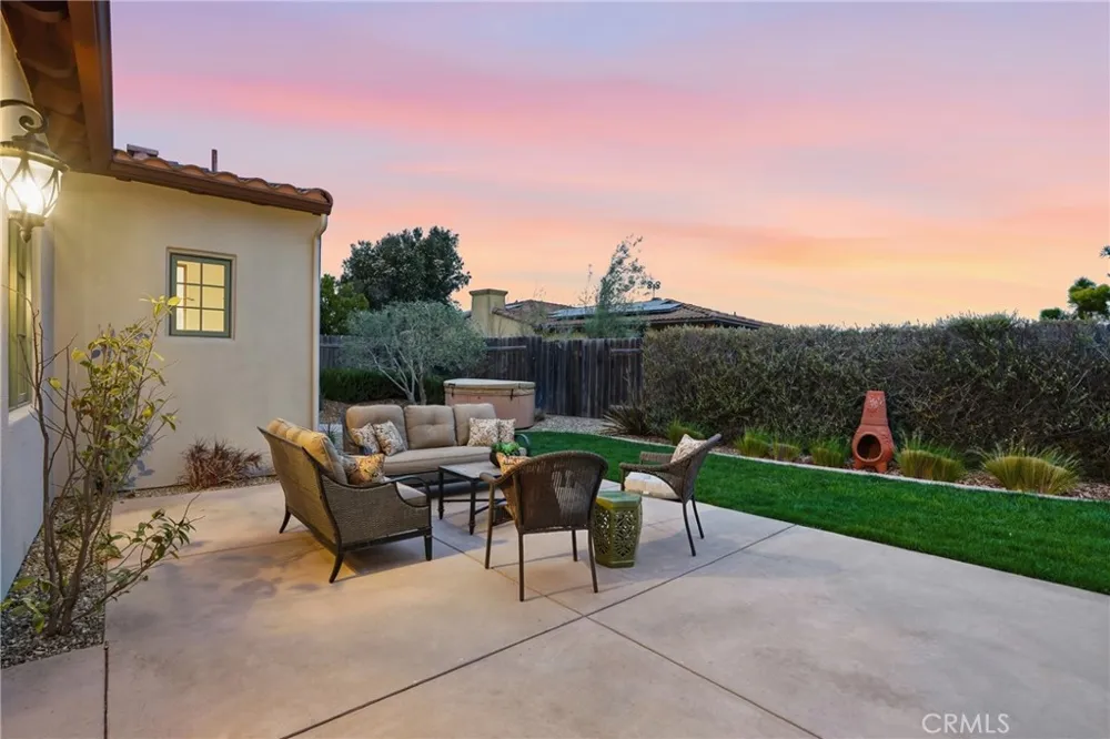 1935 Vista Del Pueblo Nipomo, CA 93444
