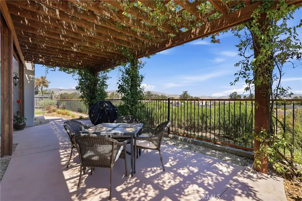1935 Vista Del Pueblo Nipomo, CA 93444