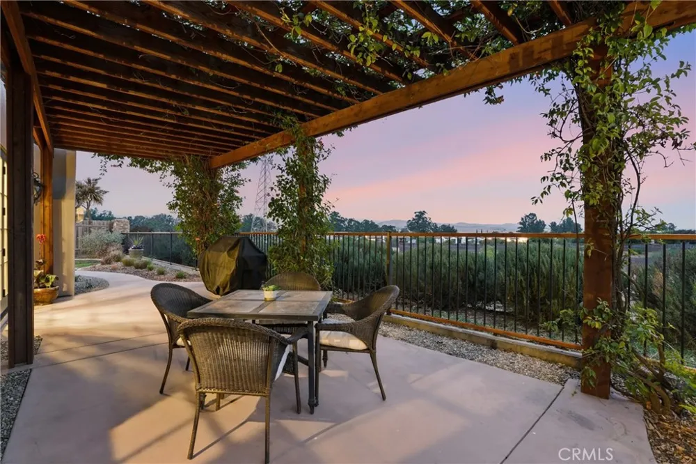 1935 Vista Del Pueblo Nipomo, CA 93444