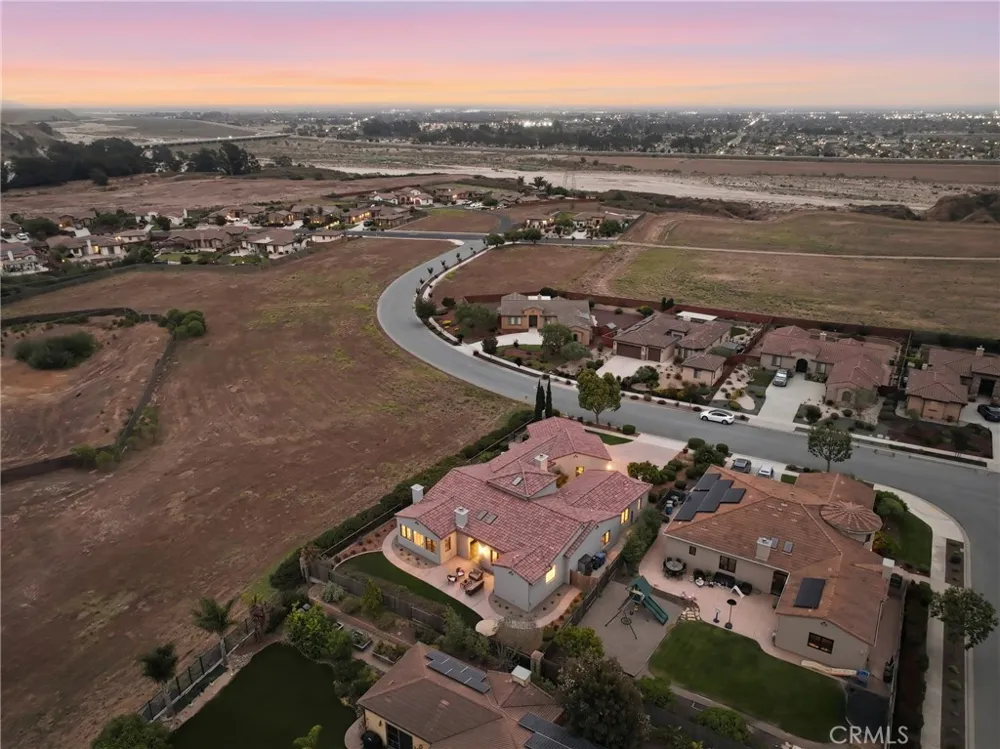 1935 Vista Del Pueblo Nipomo, CA 93444