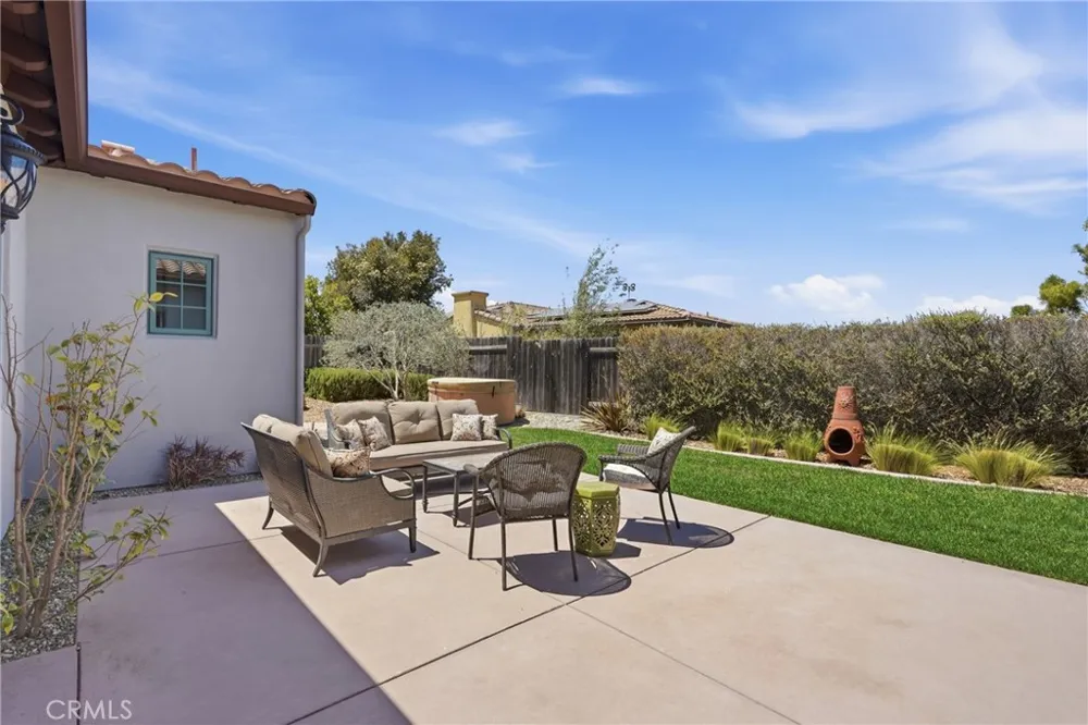 1935 Vista Del Pueblo Nipomo, CA 93444