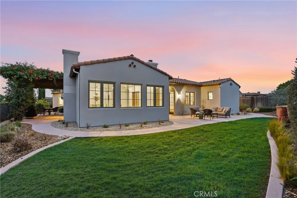 1935 Vista Del Pueblo Nipomo, CA 93444