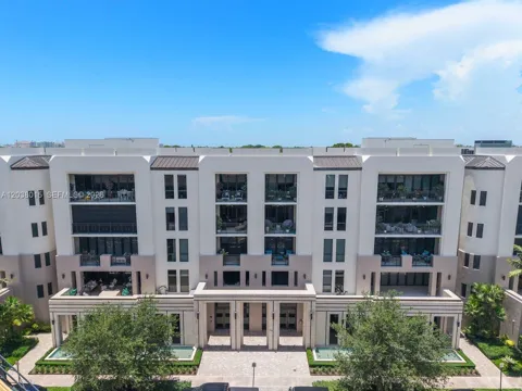 718 Valencia Ave #403