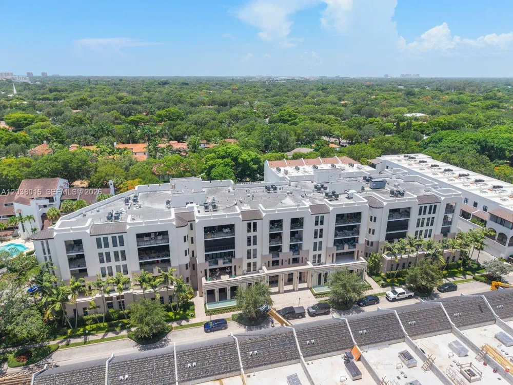 718 Valencia Ave #403 Coral Gables, FL 33134