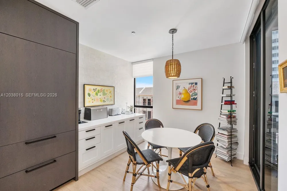 718 Valencia Ave #403 Coral Gables, FL 33134