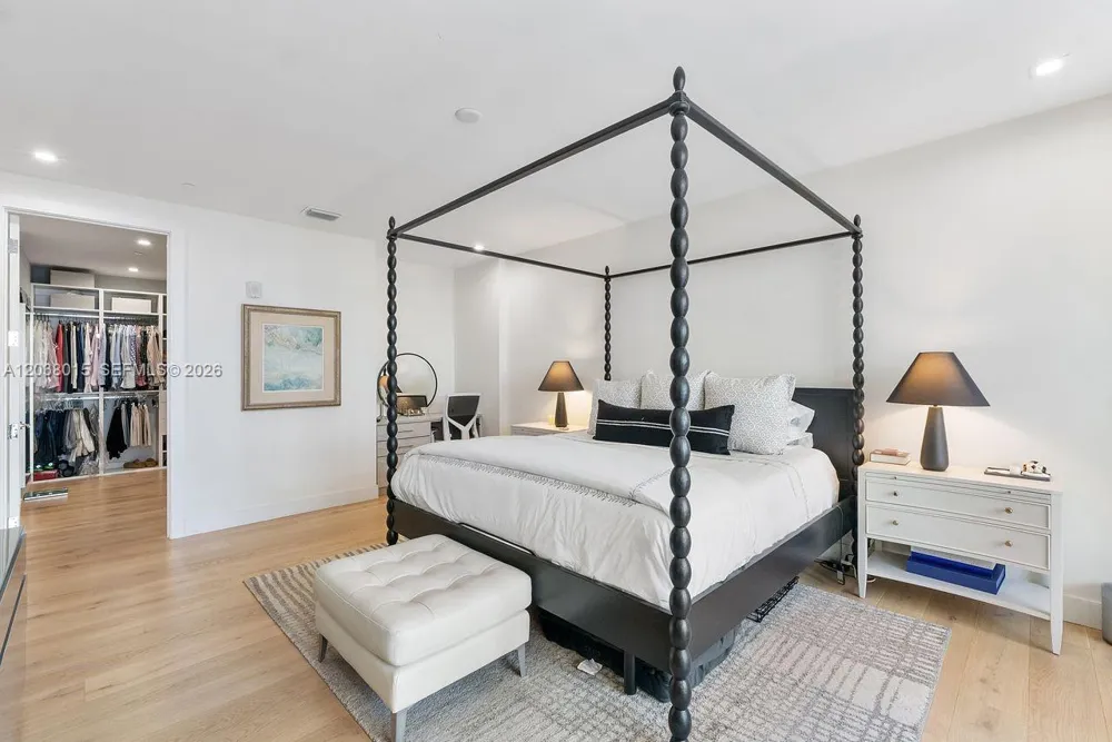 718 Valencia Ave #403 Coral Gables, FL 33134