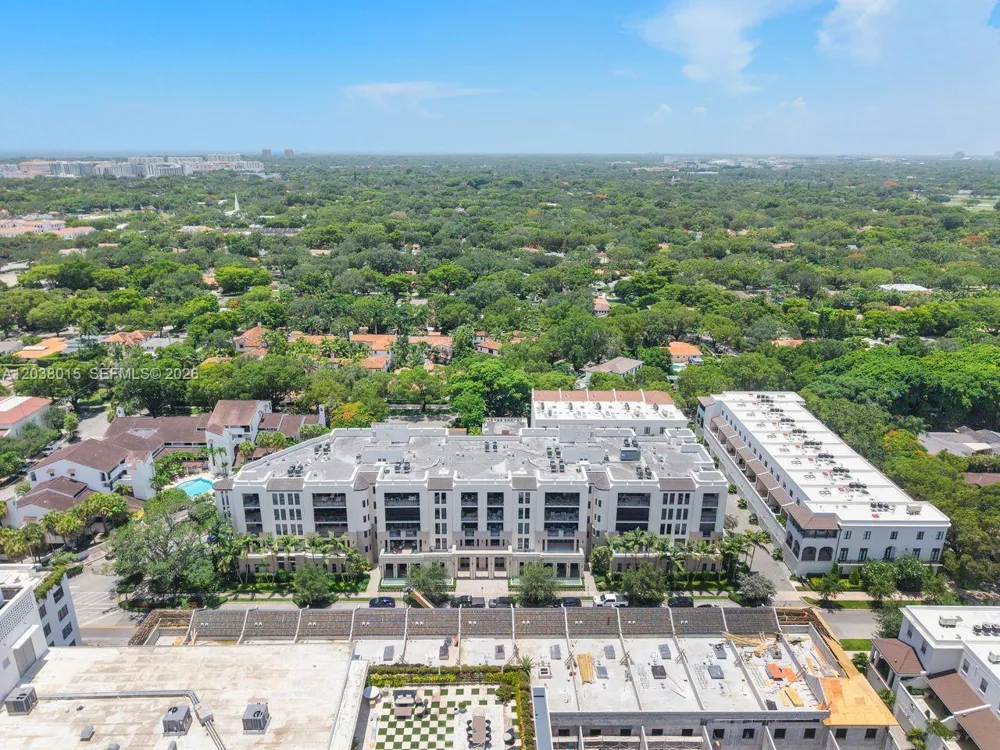 718 Valencia Ave #403 Coral Gables, FL 33134