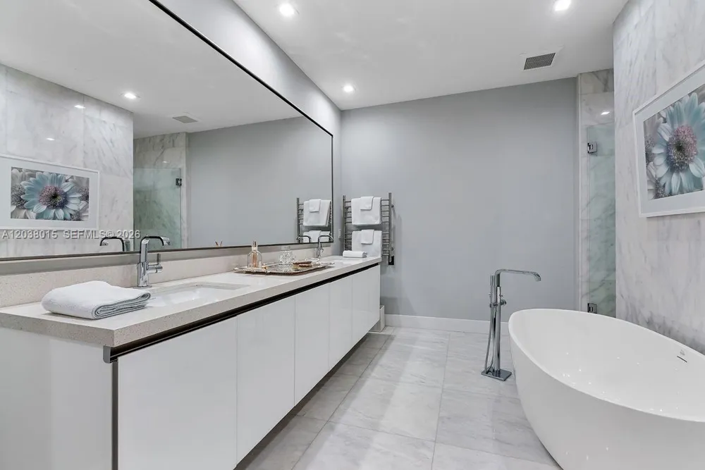 718 Valencia Ave #403 Coral Gables, FL 33134