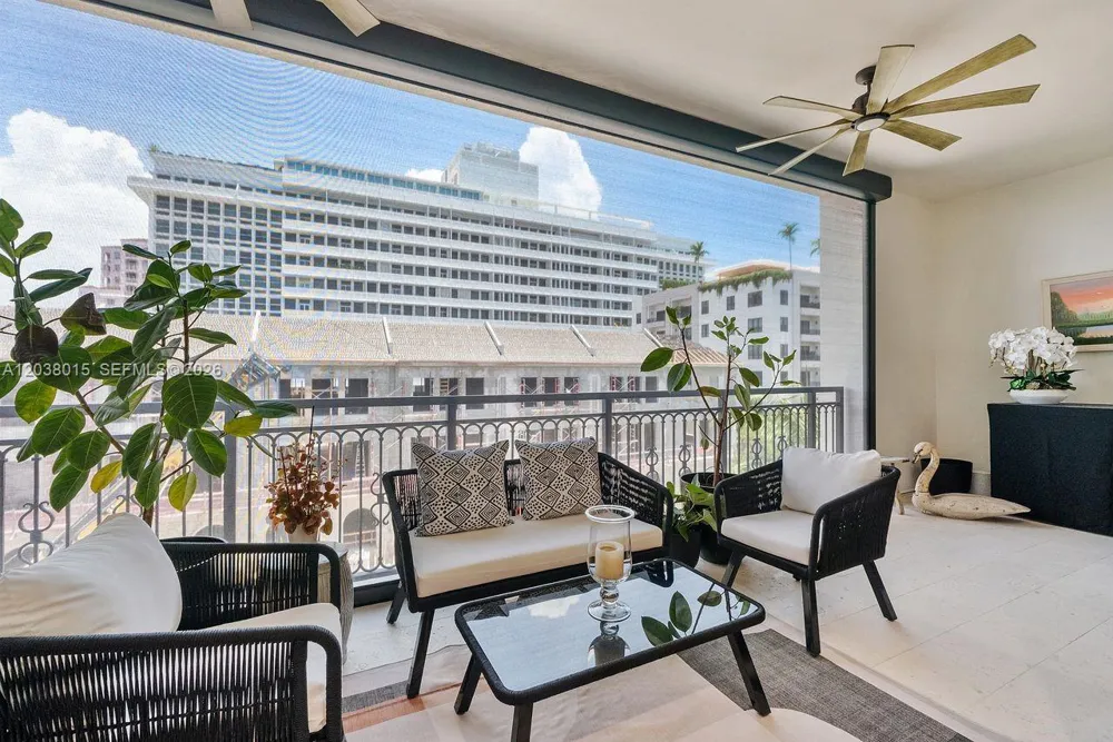 718 Valencia Ave #403 Coral Gables, FL 33134