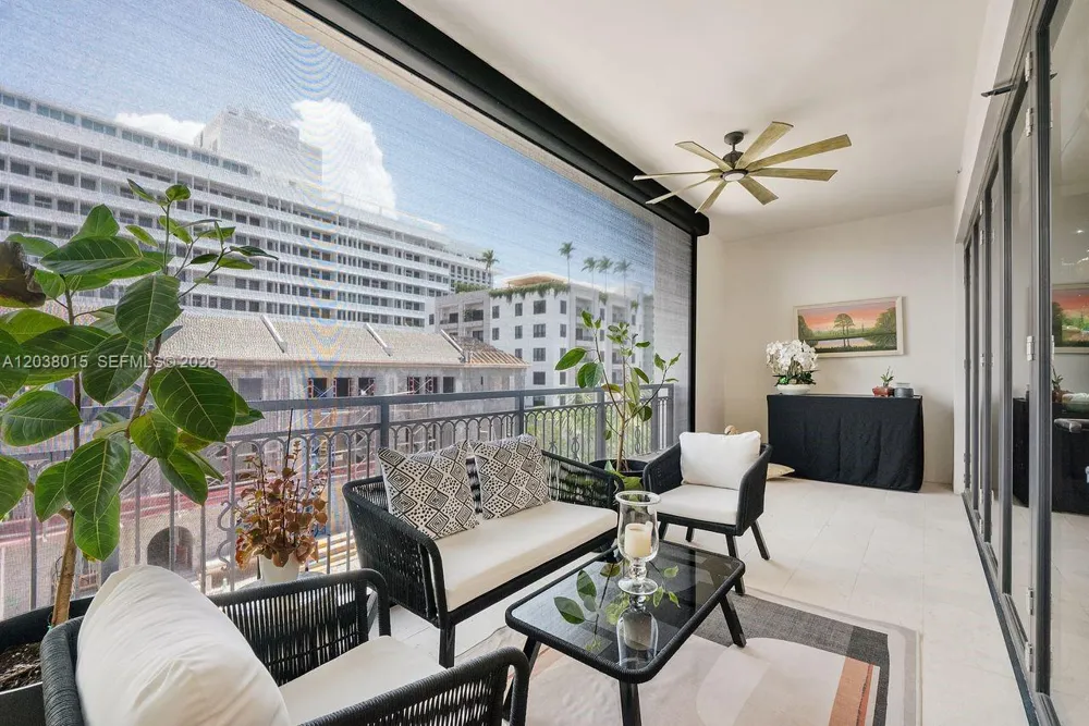 718 Valencia Ave #403 Coral Gables, FL 33134