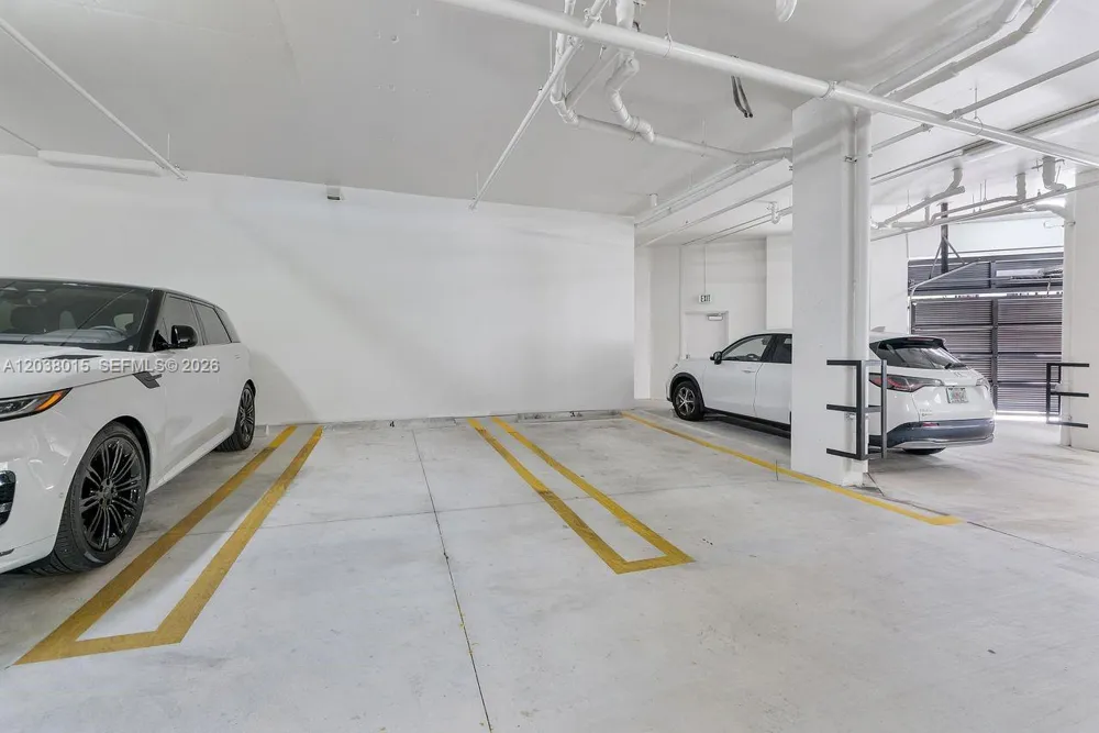 718 Valencia Ave #403 Coral Gables, FL 33134