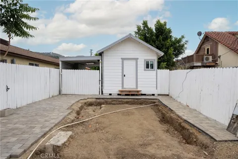 328 Clay St