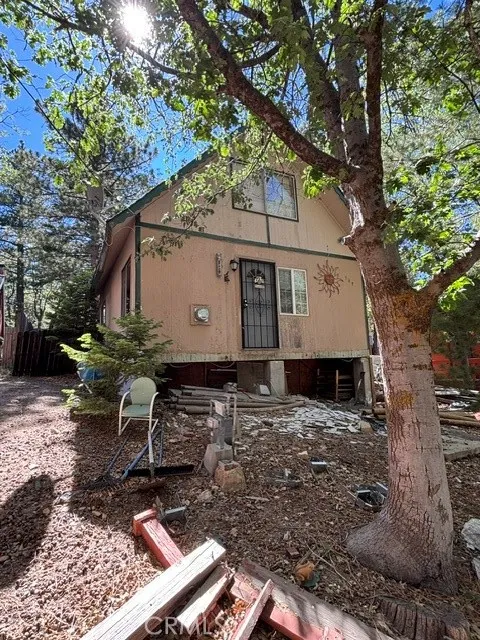 569 Yukon Dr. Green Valley Lake, CA 92341