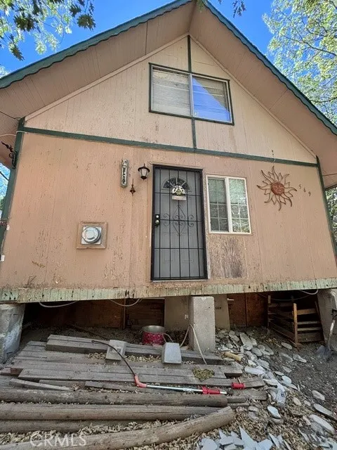 569 Yukon Dr. Green Valley Lake, CA 92341