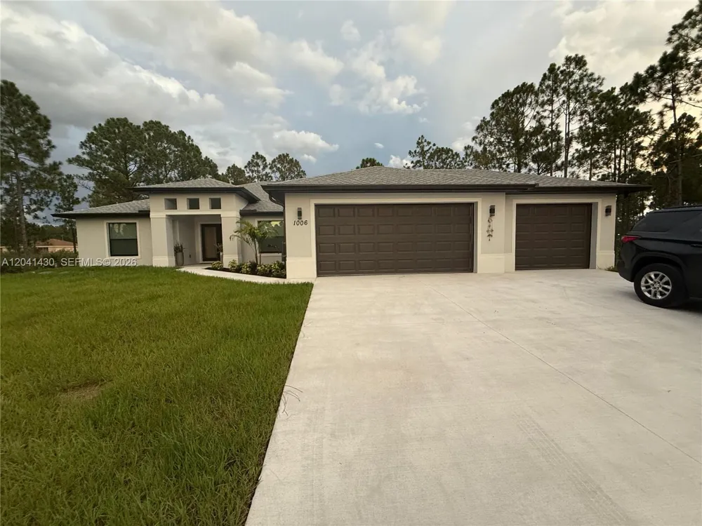 1006 Rush Ave Lehigh Acres, FL 33972