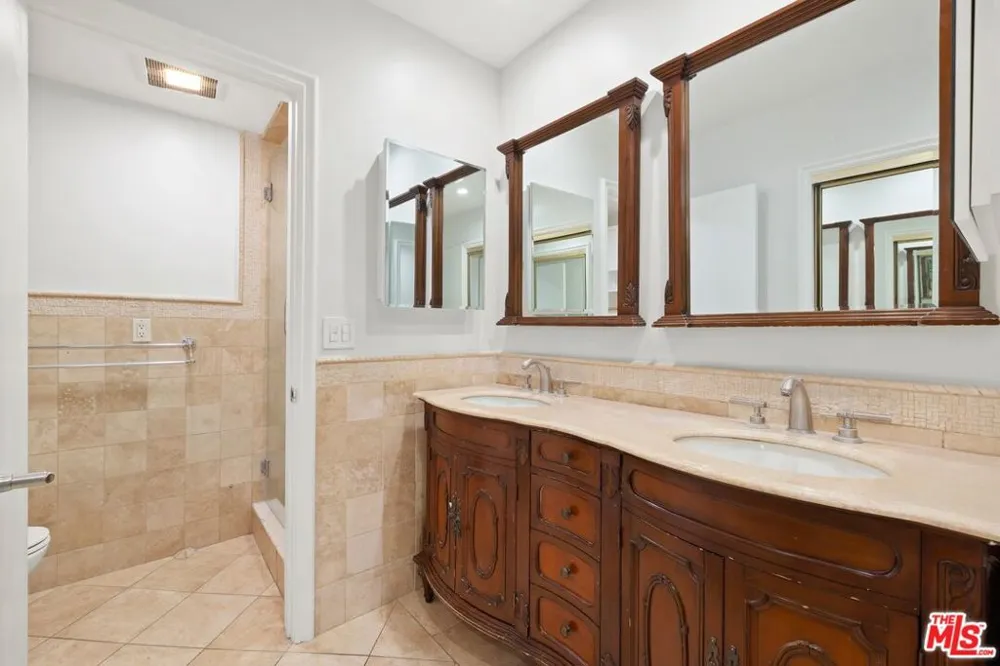 423 S Rexford Drive #106 Beverly Hills, CA 90212