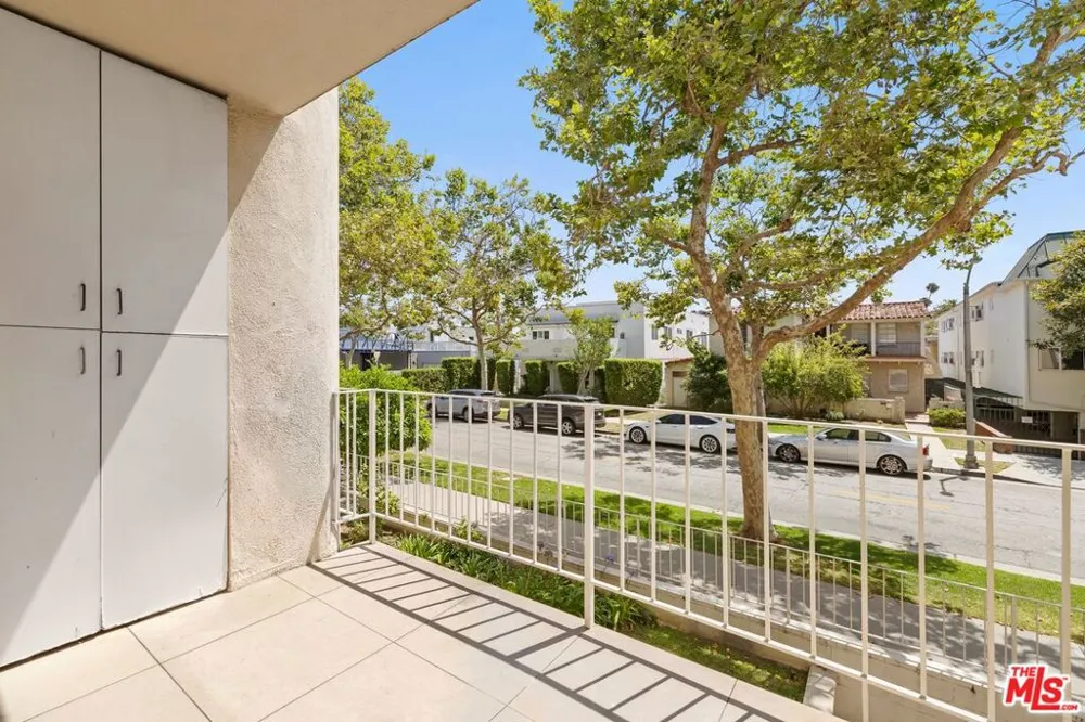 423 S Rexford Drive #106 Beverly Hills, CA 90212