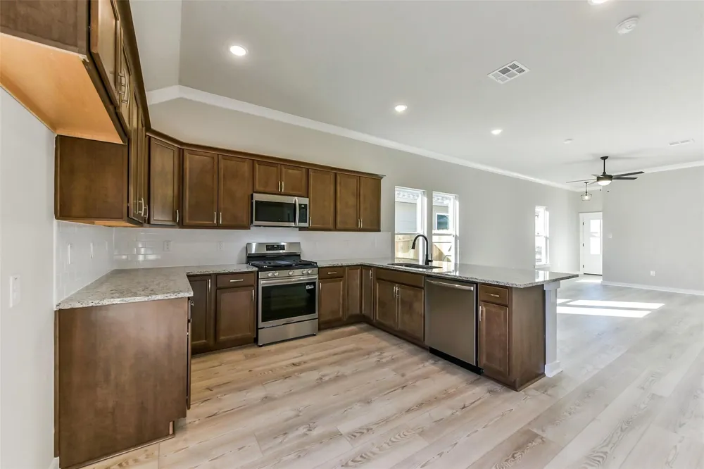 21107 Autumn Heights Bonney, TX 77583