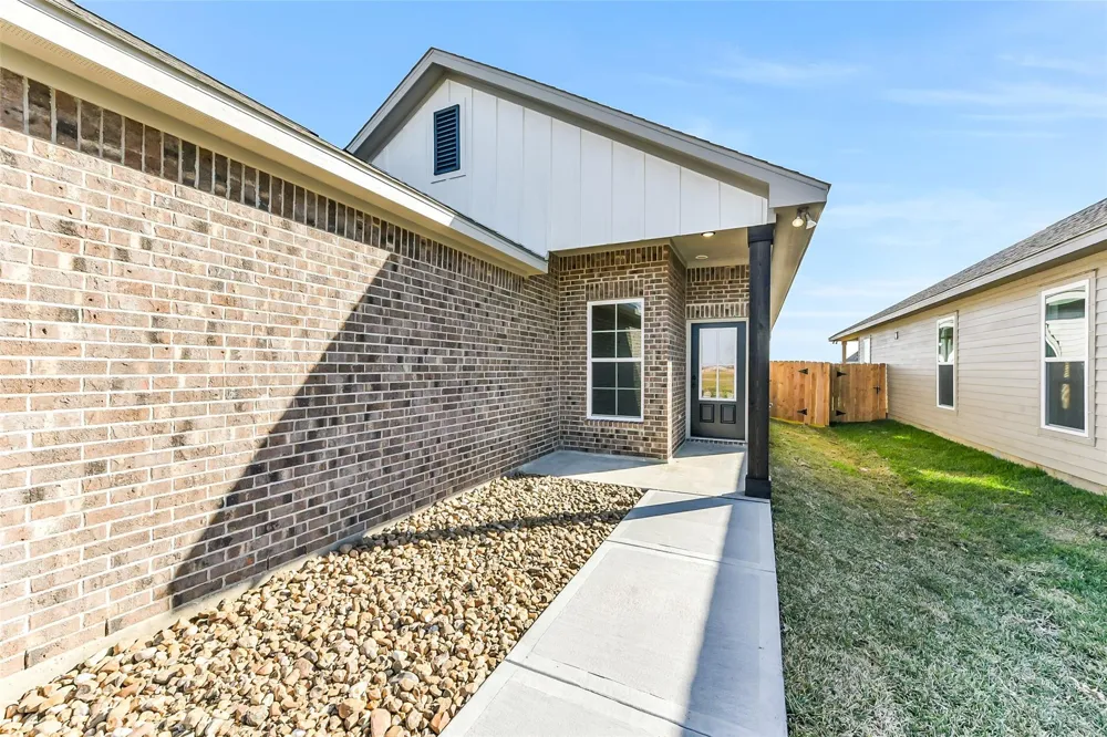 21107 Autumn Heights Bonney, TX 77583