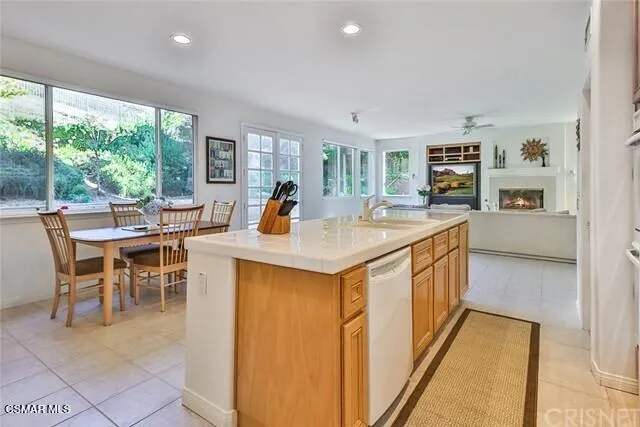 580 Winncastle Street Simi Valley, CA 93065