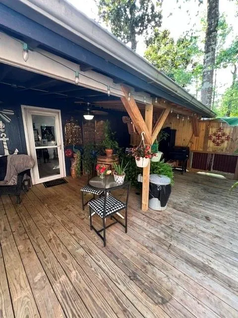 456 Sherwood Forest Drive Woodville, TX 75979