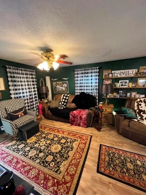 456 Sherwood Forest Drive Woodville, TX 75979