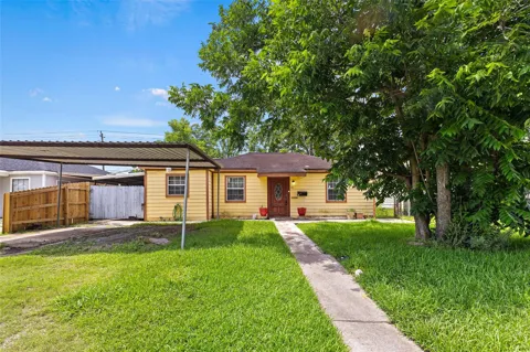 211 Crescent Drive