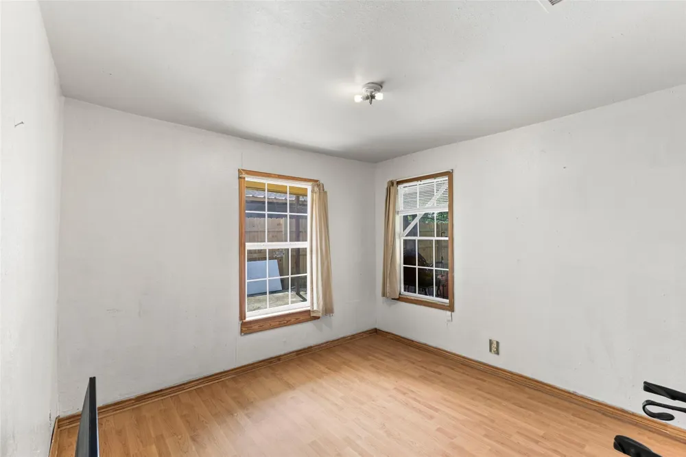 211 Crescent Drive Pasadena, TX 77506