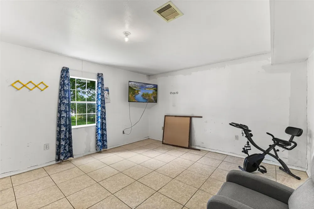 211 Crescent Drive Pasadena, TX 77506