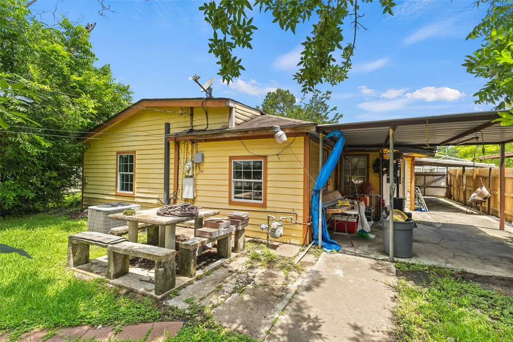 211 Crescent Drive Pasadena, TX 77506