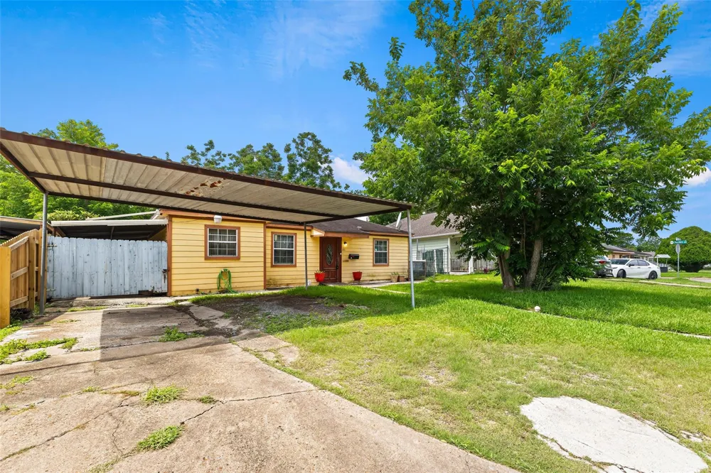 211 Crescent Drive Pasadena, TX 77506