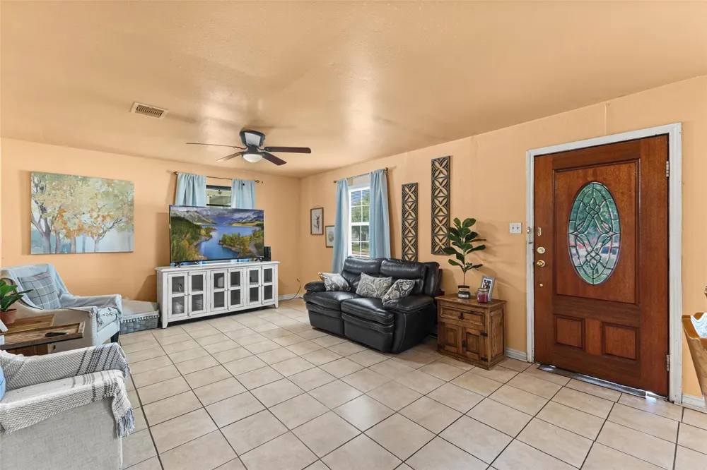 211 Crescent Drive Pasadena, TX 77506