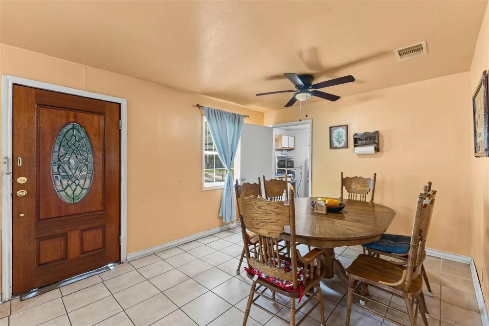 211 Crescent Drive Pasadena, TX 77506