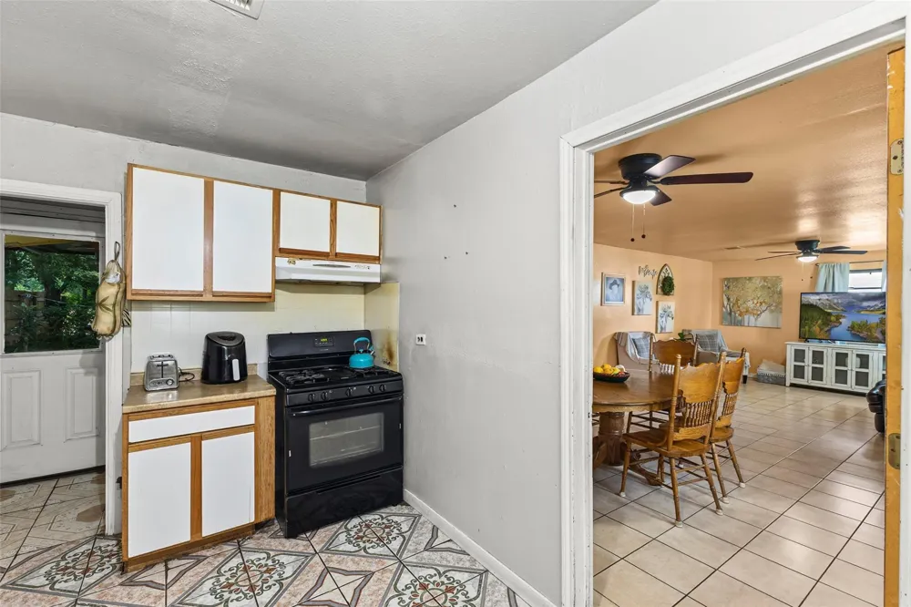 211 Crescent Drive Pasadena, TX 77506