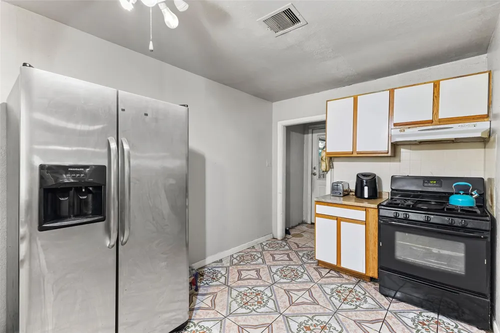 211 Crescent Drive Pasadena, TX 77506