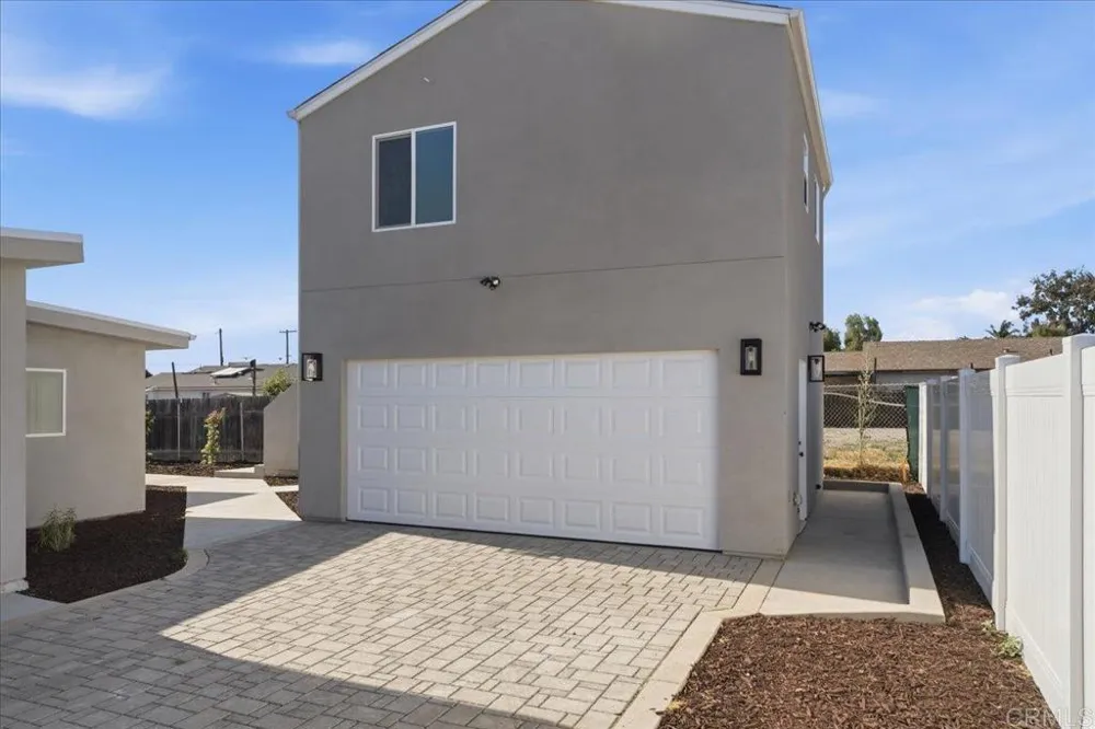 1839 Rios Avenue #1 & 2 Chula Vista, CA 91911