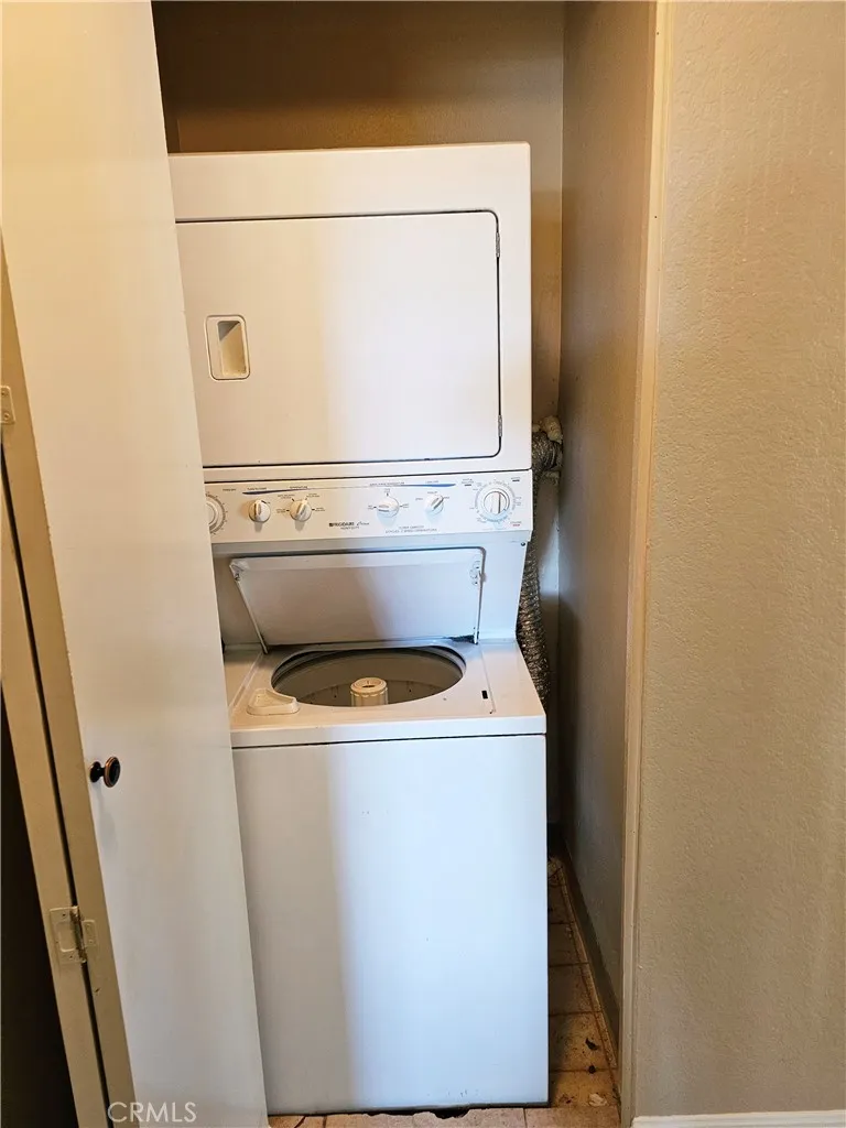 2554 Olive Drive #9 Palmdale, CA 93550